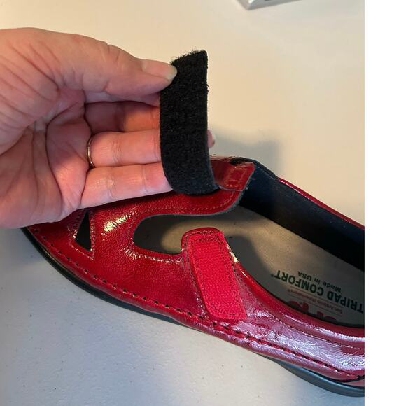 SAS Roamer Women's Size 10 Medium Shiny Red Metallic Leather Strap Comfort Shoes - Picture 8 of 10